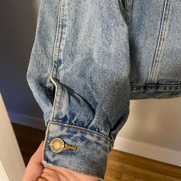 Vintage Oversized Distressed Denim Jacket - Picture 4 of 8